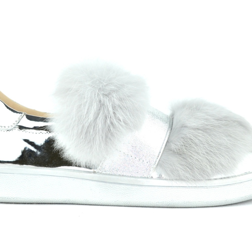 ⭐️ WOMEN'S SILVER SLIP ON SNEAKERS WITH FAUX FUR - Picture 5 of 8